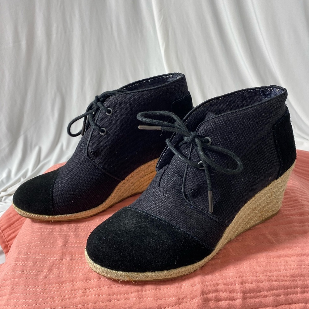 Toms shoe/boot, espadrille wedge, size 8, black, boho